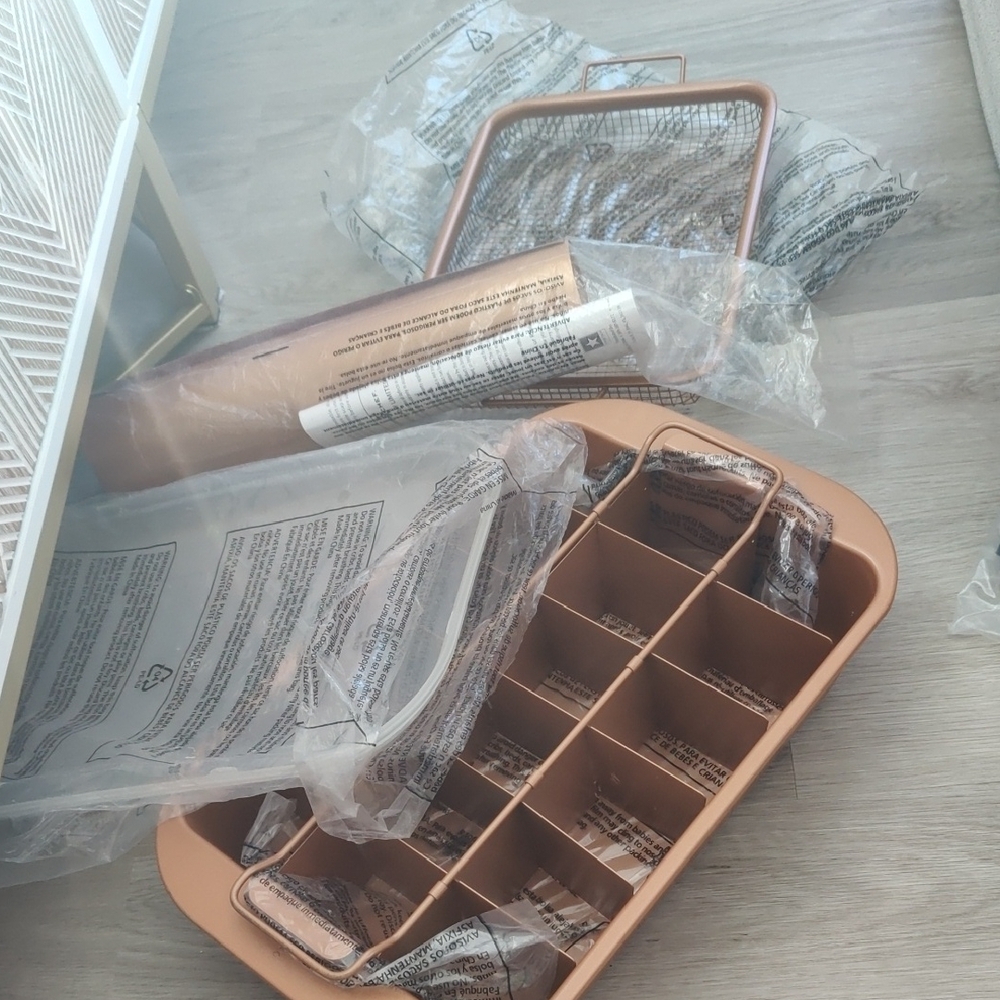 New!Copper Chef Bake Mats & Crisp Pan with Adjustable Insert, Lid As Seen On TV